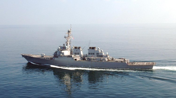 Image: Arleigh Burke-class guided-missile destroyer USS Ramage (DDG 61)